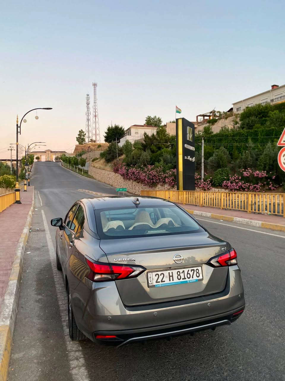 نيسان فيرسا sv  2021 
سياره كه ٤بارجه ي سبوغه  ره قم شانسيم داناوه  سه وه ي شتي هه موي نويه كئرو مه كينه  و كاره بايياتي به شه رت 105000 كليومه تر رويشتوه سعريش 105 مه جال
*********** أربيل, العراق
