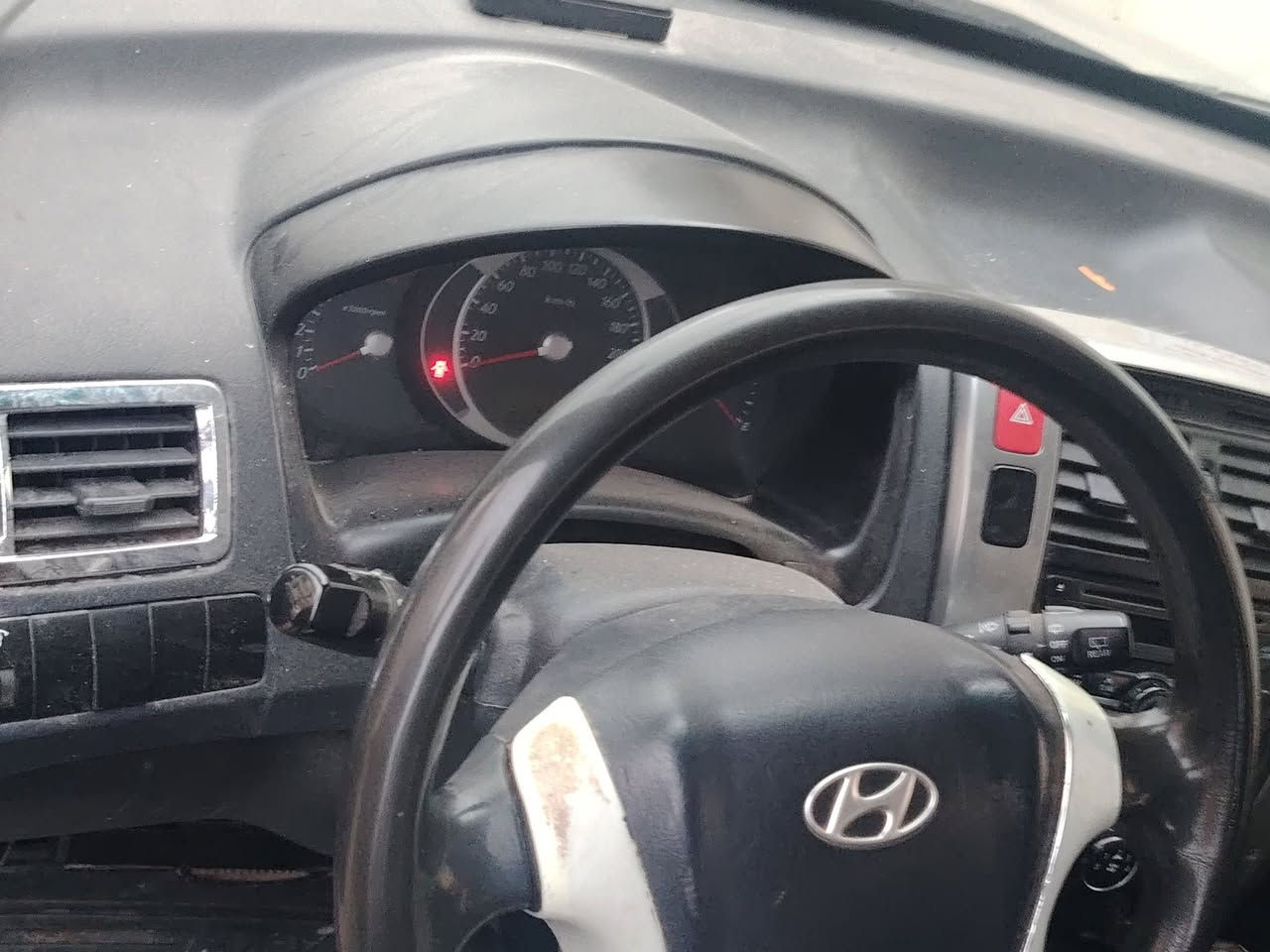 هۆندای تۆکسۆنی 2009
گێڕ و مەکینە و تەبرید بەشەرت
بێ سبوغ و بێ ساردە کوت 
250هەزار ڕۆیشتووە
کوشن جڵدە وە سڵایدە
سەنەوی و ڕەقەمی نوێکرایتەوە
بەناوی خۆمەو کۆبۆنی بەنزینی هەیە
لەکۆیە سەیارەکە
نرخ 118$ وەرەقەو کەمێک مەجال
ژمارەی خاوەنی 
***********
*********** أربيل, العراق
