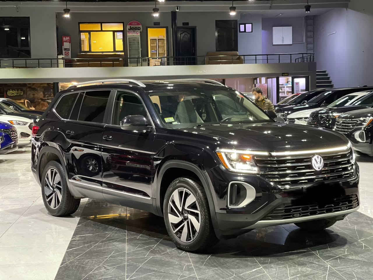 السلام عليكم  
نوع سيارة : Volkswagen Atlass
ملاحظة سيارة مرقم اربيل تريد وكالة تحويل شرط ✅
سيارة بدون صبغ حتى دعاميات شرط سونار موجود✅ 
رادار لايت راديترات كل بيلادي
سعر ((31300))ورقة مجال 

سياره عائلي ٧ راكب  
 ‎ موديل:-٢٠٢٤ شكل جديد 
‎ماشيه ١٧ الف مايل فقط 
مواصفات SEL فول
فور ويل -بانوراما-داتاشو-صندوق شفط-تشغل عن بعد- رادار امامي خلفي جانبي-حساس ٣٦٠ درجة-بردة بيلادي-كشنات جلد كشن ميموري-كشنات تبريد تدفية-لايت ليد زينون- شحن موبايل وايرليس
فقط ٤ اسابيع pdr جاملغ  
ارباك ستيرن طاك مرجع بيلادي 
رقم شاصي ((1V2BR2CA9RC513000))   
مكان اربيل 
***********
