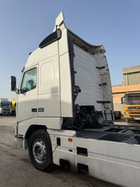 فولفو موديل 2000 للبيع رقم الهاتف 07805029638