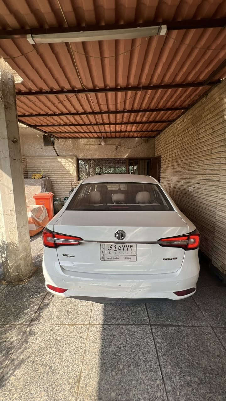 MG5 2024 comfort ( نص فول )
رقم بغداد ماشية 21000 كيلو، مواصفات النص فول : 
بصمة تشغيل
لد نهاري
بك لايت لد
كاميرا خلفية
حساسات خلفية
كار بلي
الاضافات الي على السيارة :
عازل حراري شفاف لجميع الزجاج
عالي ناصي لد عدسة
كل شي بالسيارة موضح بالصور بارد باماكن بسيطة بدون قطرة صبغ
السيارة جاهزة ومابيها مصرف ربع دينار
السعر 106 ورقة وبي مجال بسيط
العنوان بغداد الصليخ ***********
