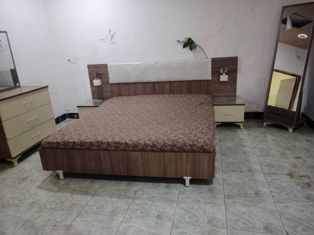 غرفة نوم تركي للبيع نظيف كلش 6 قطع سعرها 325الف شراي يخابر رقم *********** مكان كركوك كركوك, العراق
