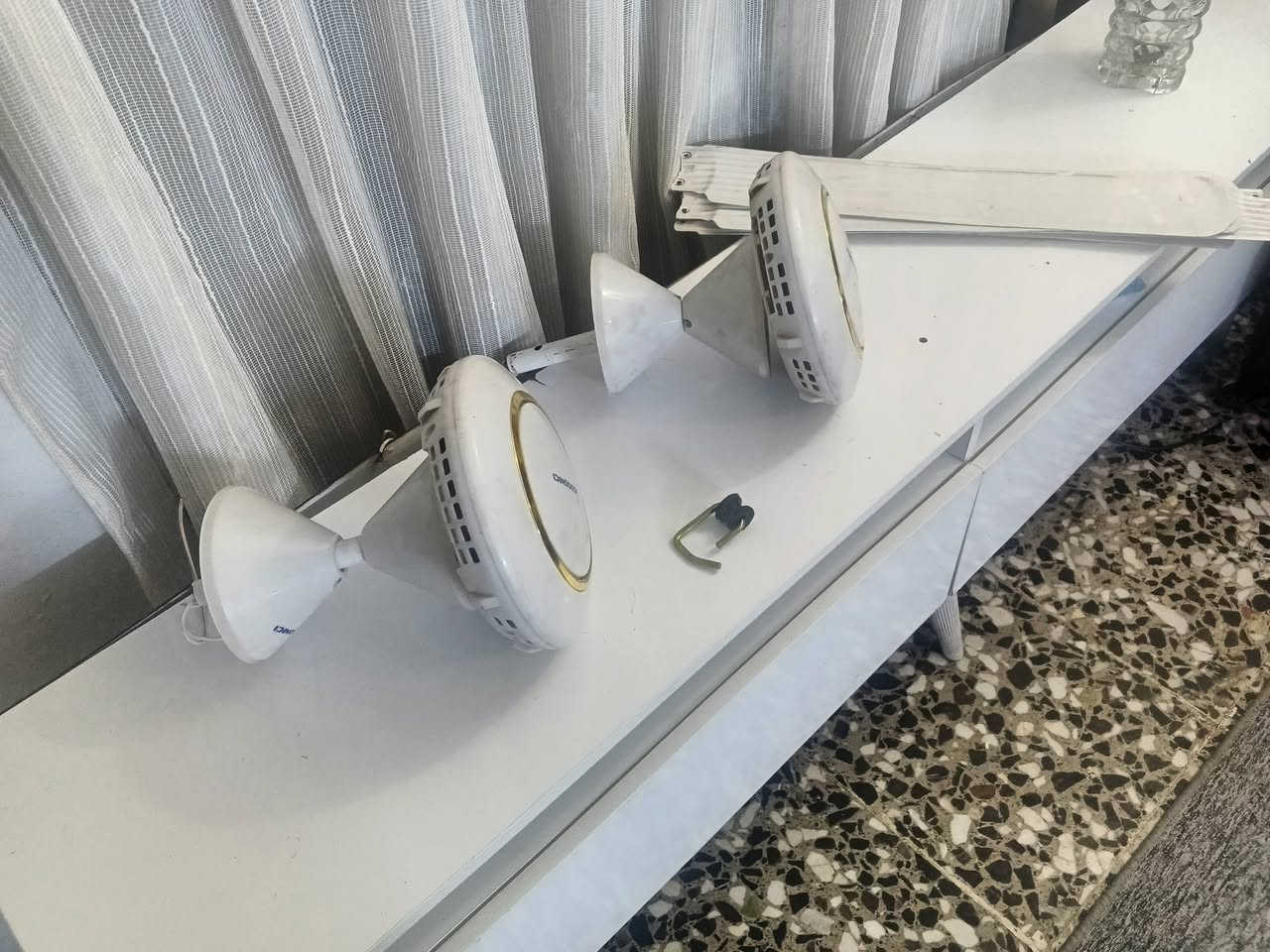 سلام عليكم هاي الاغراض للبيع مكاني بغداد الجديدة *********** مطبات الشارع جدد ٦ مترات
