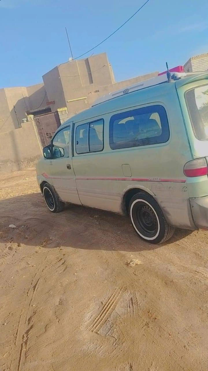 السلام عليكم ستاركس موديل 2004سياره محرك كير اكسل جدد تخم تاير تبريد
بيها شاصي واحد معمر جهة العبري بيها ضربه بجهة الباب السلايت 
ومصبوغه حزام جماليه عن الجراد داخل نضيف كهربائيات كلها شغاله 
سياره خير من الله سنويه ل28رقم قادسيه تحويل مباشر مكاني ديوانيه ‏‪***********‬‏ السعر 60وبيها مجال
