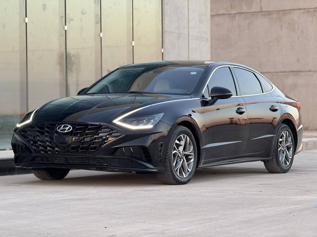 سوناتا موديل 2023
لون اسود 
حادثهاااا ( جملغ سائق + باب سائق + باب سكن + باب خلفي سكن )))
بدون ايرباك 
ماسية : 29 الف مايل 
محرك :2.5 GDI
موصفات SEL
بصمة 
رادار 
تحديد سرعة 
تحديد مسار 
كشن كهرباء 
بريك بصمة 
السعر 138$ بيها مجال قليل 
الانتصال على واتساب فقط ☎️☎️☎️
***********
رابط شانصي سيارة يطلع فوري 👇👇👇

https://bid.cars/en/lot/1-72618894/2023-Hyundai-Sonata-KMHL64JA5PA277141
