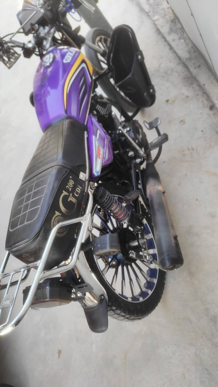 للبيع بسبب الوعود الكاذبة
سيفان 25  محرك  200cc سكنر نضيفة بيهه نواقص بسيطه 

مكانها واسط ناحية سيد الشهداء 

رقم ***********

سعرها 650 وبيها مجال للطيبين
