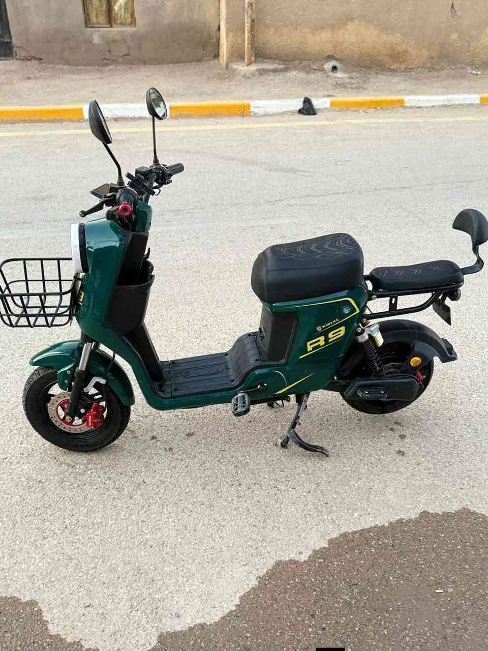 السلام عليكم R9 للبيع موديل 2025 كلش نضيفه وبطاريات مكفولة لتواصل ***********
