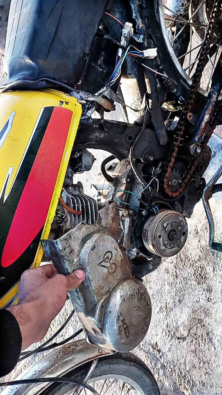 سلام عليكم دراجه للبيع اربعه كير دراجه كلك دراجه ضعف ناريه و ثكيله بل تشغيل  سعر دراجه 200وبيه مجالل عنواني كوفه فلكت لملح سبب لبيع اخذت دراجه صوليه رقم لهاتف 
***********
