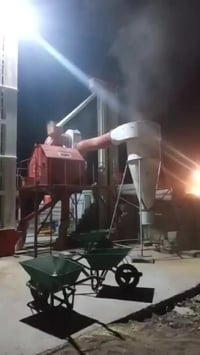 البيع مساعد غربيل  شغل درجه اولى فوول شغله ومجرب الي شاده 07732347645