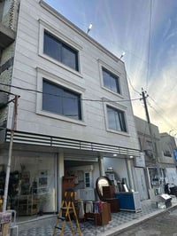 بنايه للبيع 138 واجهه 10 بناء حديث على شارعين تتكون 3 محلات و 5 شقق عن...