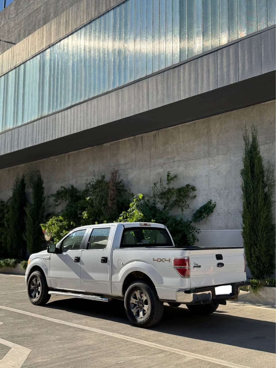 Foord f150 2014 niva 
سفری شەریکەی نیڤا ٢٠١٤ بێ بۆیاخ 4x4 گێڕو مەکینە بە شەرت مەکینەی نەکراوەتەوە سەیارەکە زۆر تازەو جوانە دینارێ مەسرەفی تیا نییە سەنەوی تازەیە تایەو ویلی لۆکی لە سەرە 
ماوەڕۆشتن /١٧٠کم
سعر /١٥٤مامەڵەیەکی زۆر کەم 
ژم/***********
ژم/*********** السليمانية, العراق
