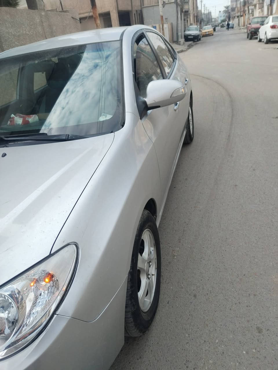 سلام عليكم لنتره افانتي ٢٠١٠ سياره دخول جديد شرطه بعده بريحة لشركه سياره ماشيه قليل وجديده حيل تخم تاير حداديه محرك كير تبريد تدفئه رقم سنويه على شاصي سياره حساسات خلفيه كشنات تدفئه تحكم سترين مري شفط سياره جاهزه على اخر سعر ٤٢ مكاني بغداد رقم***********
