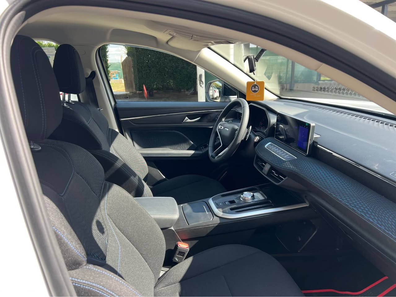 ‎2025 هاڤال جۆلیۆن موديل شكل نوي  
‎  تعدیل سورعە و سوكان فوليوم بەسمە و بریک بەسمە لایت بک لایت لید کامیرە
‎ هیچ کێشەیەکی نیە زمان شريكة ١٠ سال بي
سبوغ و تەعدیل  بەشەرتە سەیارەکە14هه زار  كيلؤ مةتر رؤييه بة ناوةي خؤمة 
‎ سحر. 148 مه جاله كى كه م  
مؤبايل***********واتساب

هاڤاڵ جۆلیۆن لەسەر نوێترین پلاتفۆڕمی LEMON دروستکراوە کە کێشەکەی سووکترە، بەمەش کاراییەکی زیادتر و باشترکردنی بەکاربردنی سووتەمەنی دابیندەکات.

بزوێنەرێکی 1.5 توربۆچارجی 4 سلیندەری و گێڕبۆکسێکی 7-خێرایی DCT ، کە بەرزترین هێزی 156 ئەسپە (hp) و بەرزترین تۆرکی 220 نیوتن مەتر (Nm) بەرهەمدەهێنێت، لە کاتێکدا ئاستی بەکاربردنی سووتەمەنییەکەی بۆ 6.8 لیتر بۆ هەر 100 کم لە سووڕی دەرەوەی شاردا کەمکراوەتەوە. أربيل, العراق
