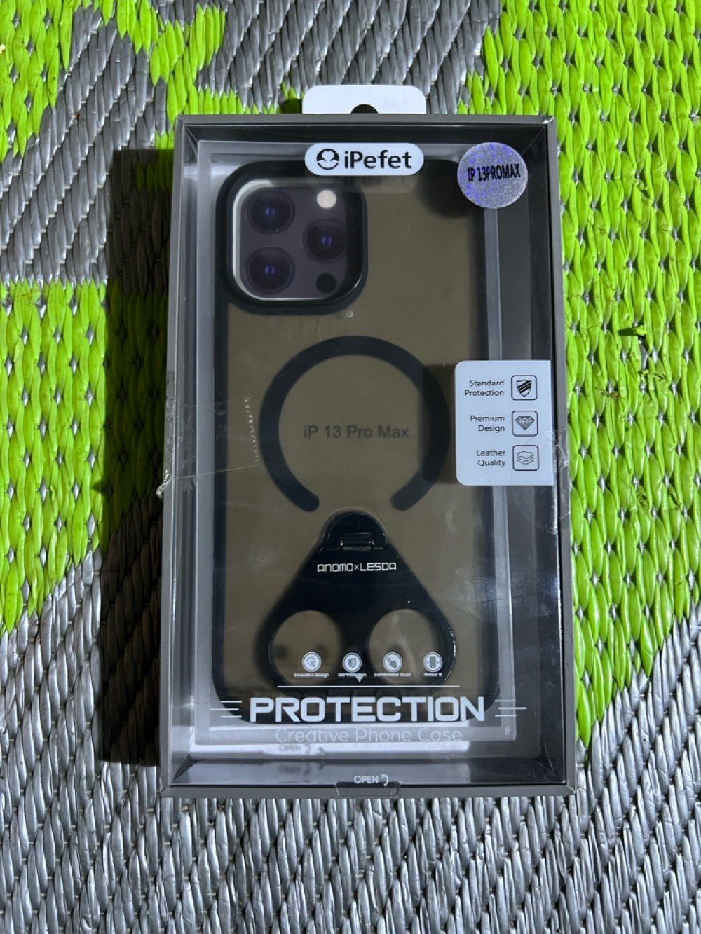 عندي مجموعة من أغطية الحماية للشاشات والجوالات بموديلات مختلفة مثل iPhone 13 Pro Max و Samsung S24 Ultra. الأغطية توفر حماية قوية وتصميم أنيق ومزودة بميزات مثل مضاد التجسس ومقاومة البصمات. مثالية لحماية هاتفك وجعله أكثر جاذبية.