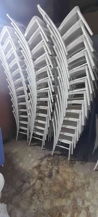 كراسي البيع عضم عاج العدد ١٥٠ ابيع شلع العنوان بغداد 07719144199