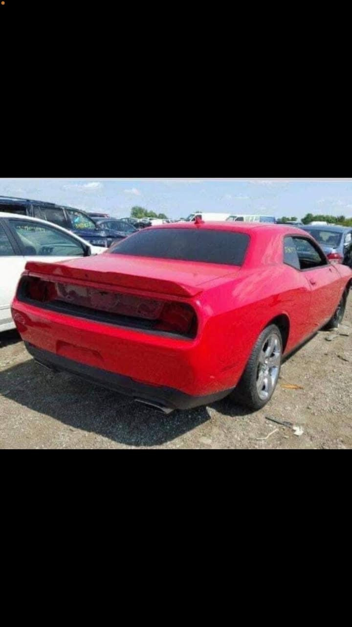 السلام عليكم
دوج جالنجر 5700 

الموديل 16 

الرقم بغداد تريد وكاله تريد تحويل سنويه ل29 

ماشيه 141 كيلو

المواصفات: 

فتحه سقف 

نقاط عمياء 

حساسات خلفيه 

كشنات جلد 

شاشه جبيره 

ويل نجمه 

عليها دبات سوت موبر 

لدات متغير الالون ع مبايل 

السياره بيها هواي شغلات 

رايد مراوس بجارجر محرك 3600 ونتفق كون بيه فتحه 

شعدك راسلني خاص 

ملاحضه السياره مابيها حادث وبالعراق بيها قطعه ونص صبغ جاملغ. الامامي السايق وعكس السايق نص منه منشورات الصور قبل الصبغ 
***********
