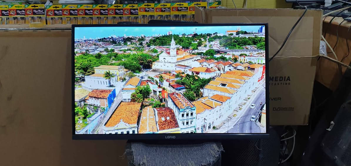 تەلەڤیزۆنی LG FHD سمارتە ئەندرۆید 14
قەبارە 32 وەک نوێیە نرخی 55000 لە
هەولێرە واتساپ و ڤایبەر *********** أربيل, العراق
