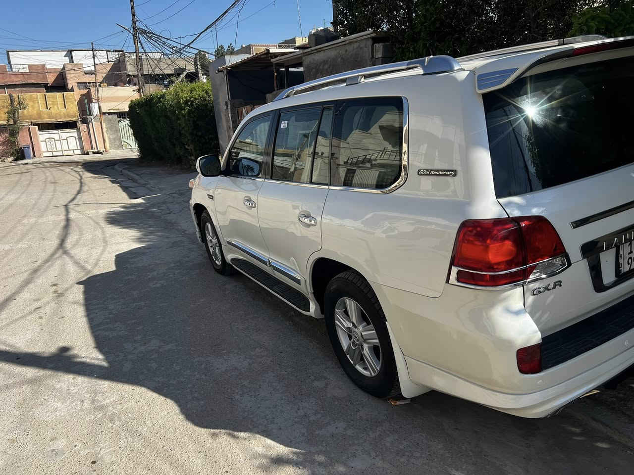 السلام عليكم لاندكروز ٢٠١١ سنينه اصل محدثه دعاميات فقط ماشيه ١٥٤ سونار وي الصور السعر ٣١
بيع او مراوس ب احدث 
***********
