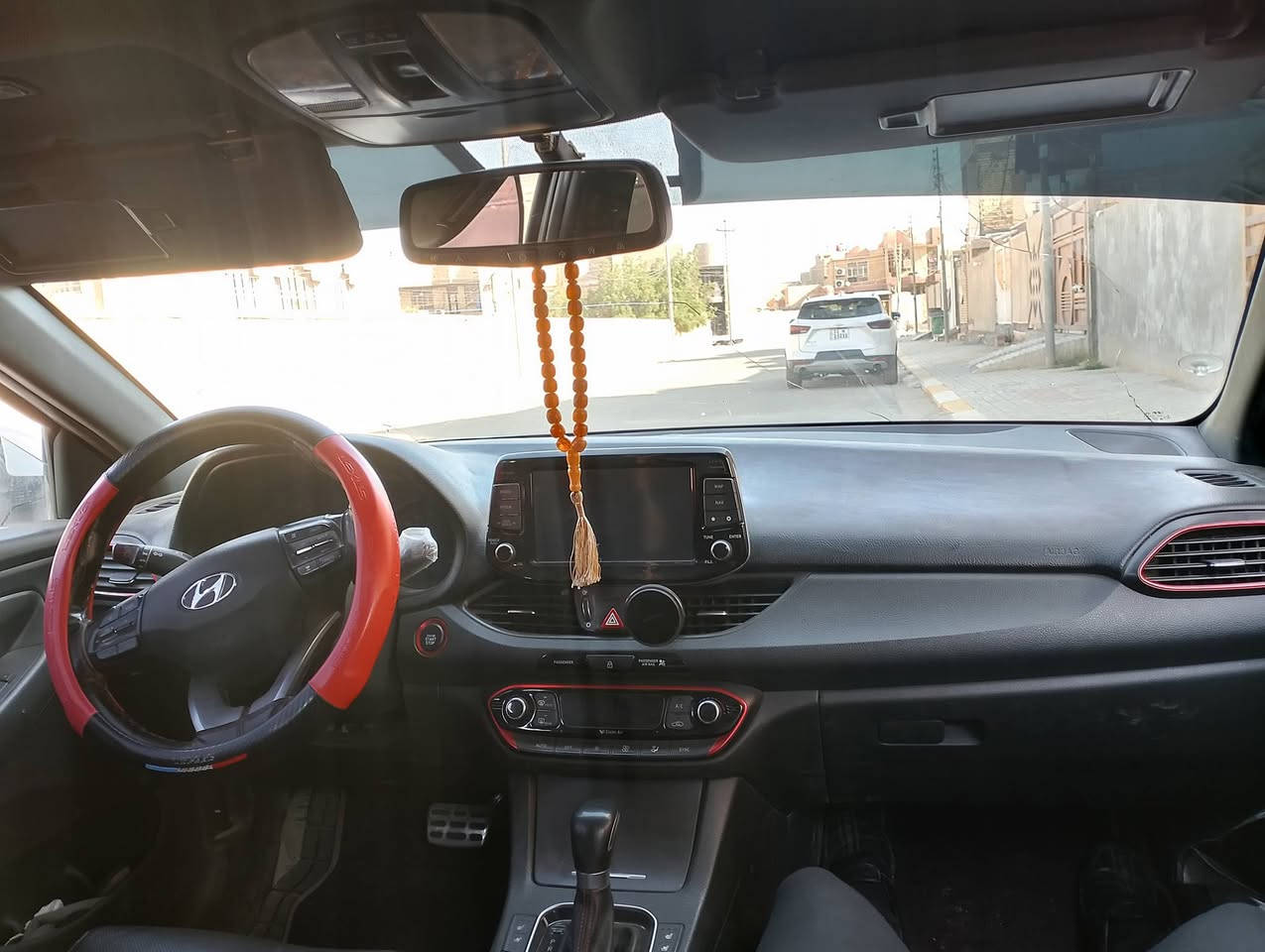 النترا هاشباك موديل 18 رقم واسط
محرك 1800 جي دي اي  السيارة فول مواصفات بنوراما 
ماشية 119 الف 
مكاني كربلاء 
السعر 95
***********
