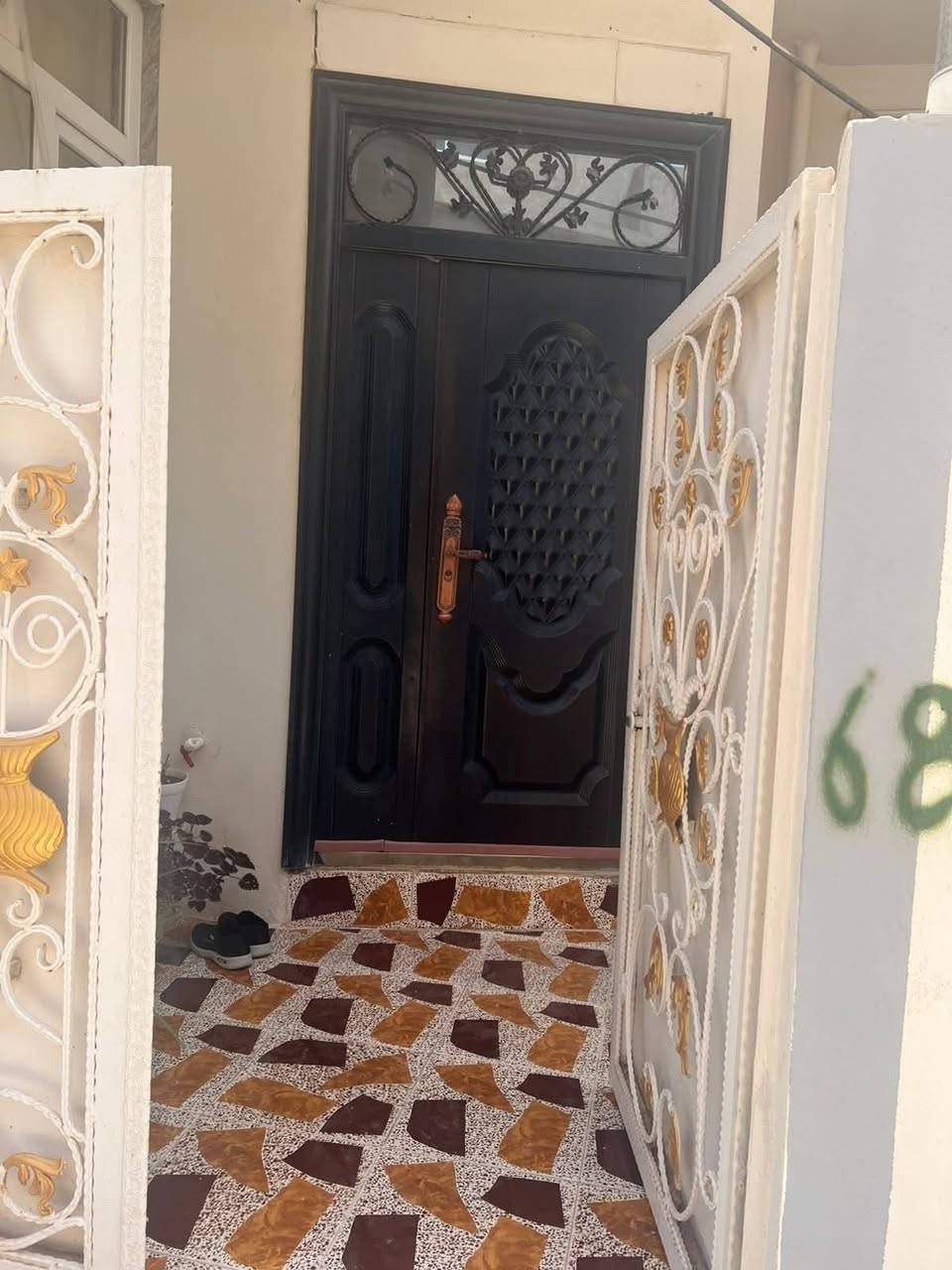 السلام عليكم 
♦️ خانوو بو  فرۆشتن 
🔹شوێن کەلار / گەڕەکی جوتیاران
🔹خانووەکە دوو قاتەو ڕوکنە
🔹 ڕووبەری ٨٠ مەترە (٨×١٠)
🔹کامل ژورەکانی کاشی و پسلاستیکە
🔹نزیک مەکتەب و مارکێت و جادەیە
🔹کۆڵانی فراوانە و ڕووی خۆری بەیانیە .
🔹نرخی زۆر مناسبە .
💲 ٤١٠ وەرەقەو کەمێک مەجال .
________________________
 ئێوەی بەڕێزیش گەر موڵکتان هەیەو دەتانەوێ بیفرۆشن یان دەتانەوێ بەکرێ ی بدەن پەیوەندیمان پێوە بکەن یان تەواوی زانیاریەکان بۆ ماسنجەر یان واتس ئاپی ئەم ژمارەیەی خوارەوە بنێرن 👇
📌 ناونیشانی تەواوی موڵکەکەت
🏡 چەن وێنەیەکی موڵکەکەت
💲 نرخی موڵکەکەت
پپەیوەندیمان پێووەبکەن
***********
