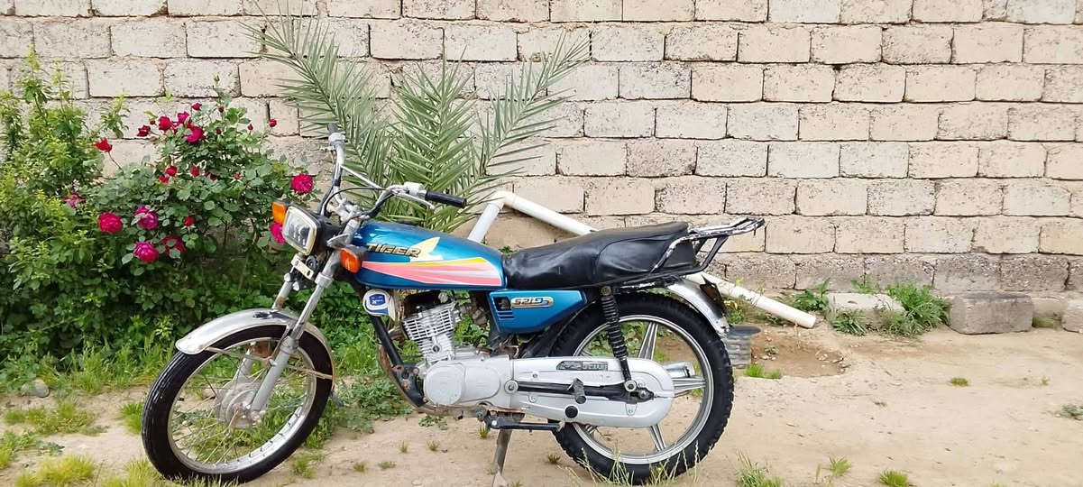 سلام عليكم موطور للبيع معمر جديد محرك فول  مستعجل عل بيعتو السعر 175بي مجال ***********
