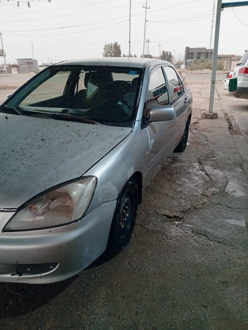 يالله كل عام وانتم بالف خير مستعجل ع البيع لضرف خاص لانسر 2005 نضافة 80بلمية عوزها ترتيبات بيها شوية خياسات قليلة كهربائيات كلهة شغالة تبريد شغال بيها خربطات بلمكينة وتنقيص رقم نجف والسيارة مكانها ديوانية  تحويل مباشر سنوية لل2030سعر 52$ بيهامجال قليل حق الجية كل تفاصيل حجيتهن شراي اتصل ***********
