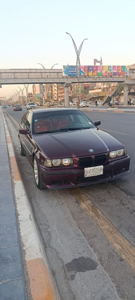 سلام عليكم حبايب
e36  320   6 سلندر 
مكينه جديده 
كير اوتو جديد 
سياره مصبوغه عام جديد 
صدر خلفي امامي جديد 
ويل وتخم تاير جديد 
لايت وبكلايت جديد 
كت ام كامل 
كهربايات السياره كله بلاد ونضيفه 
بدون ضربه وبدون خياس 
*********** اتصال فقط 
مكاني بغداد 
سعر 65 وبيه مجال
