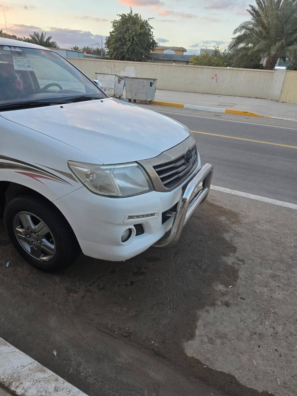 سلام عليكم للبيع هايلوكس للبيع موديل٢٠١٥. ***********
