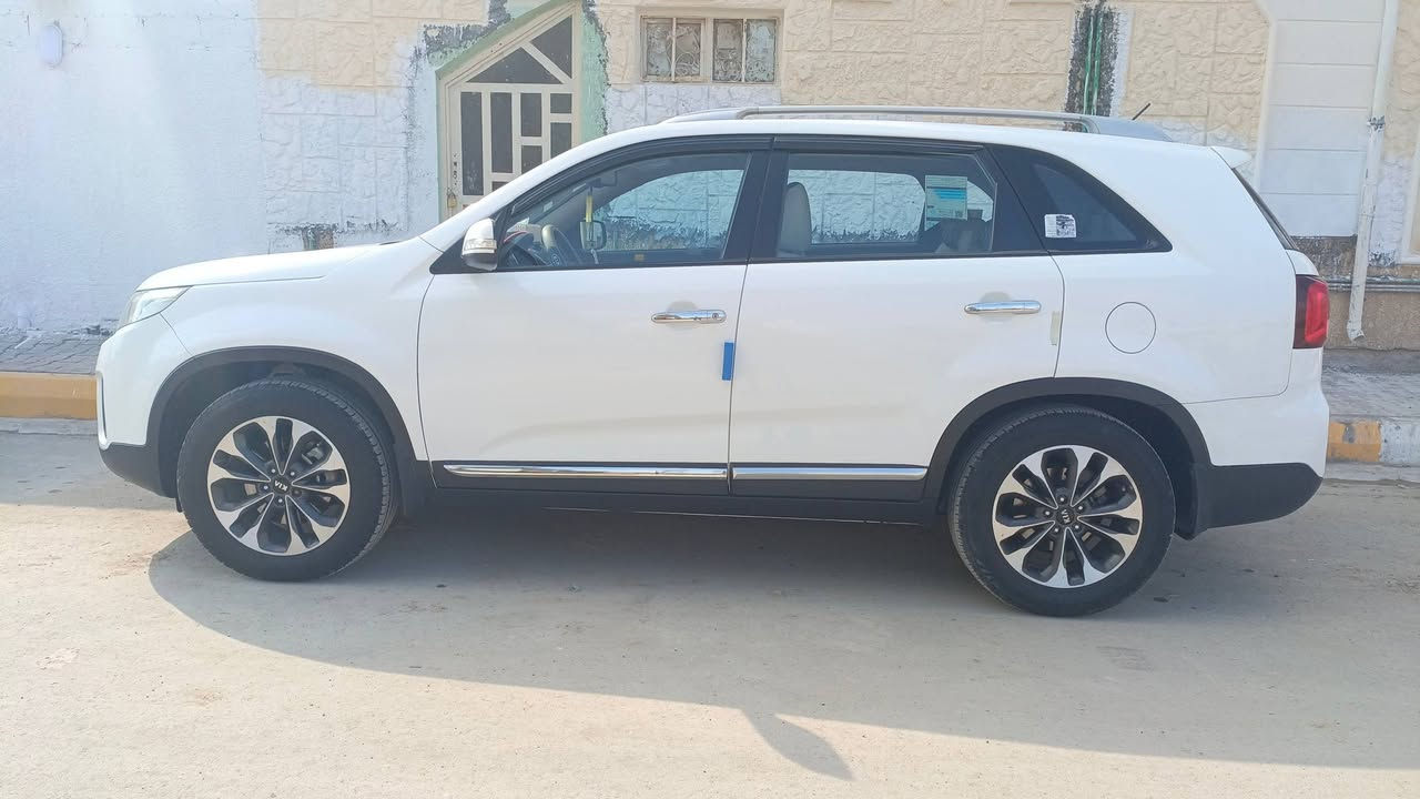 سلام عليكم سورنتو ٢٠١٤ مكينه 4 سلندر دوش 7 راكب 3 قطع تبريد رقم بغداد بسمي السياره مكفوله السونار موجود مكان واسط صويره السعر (180)وبيهة مجال للطيبين ***********
