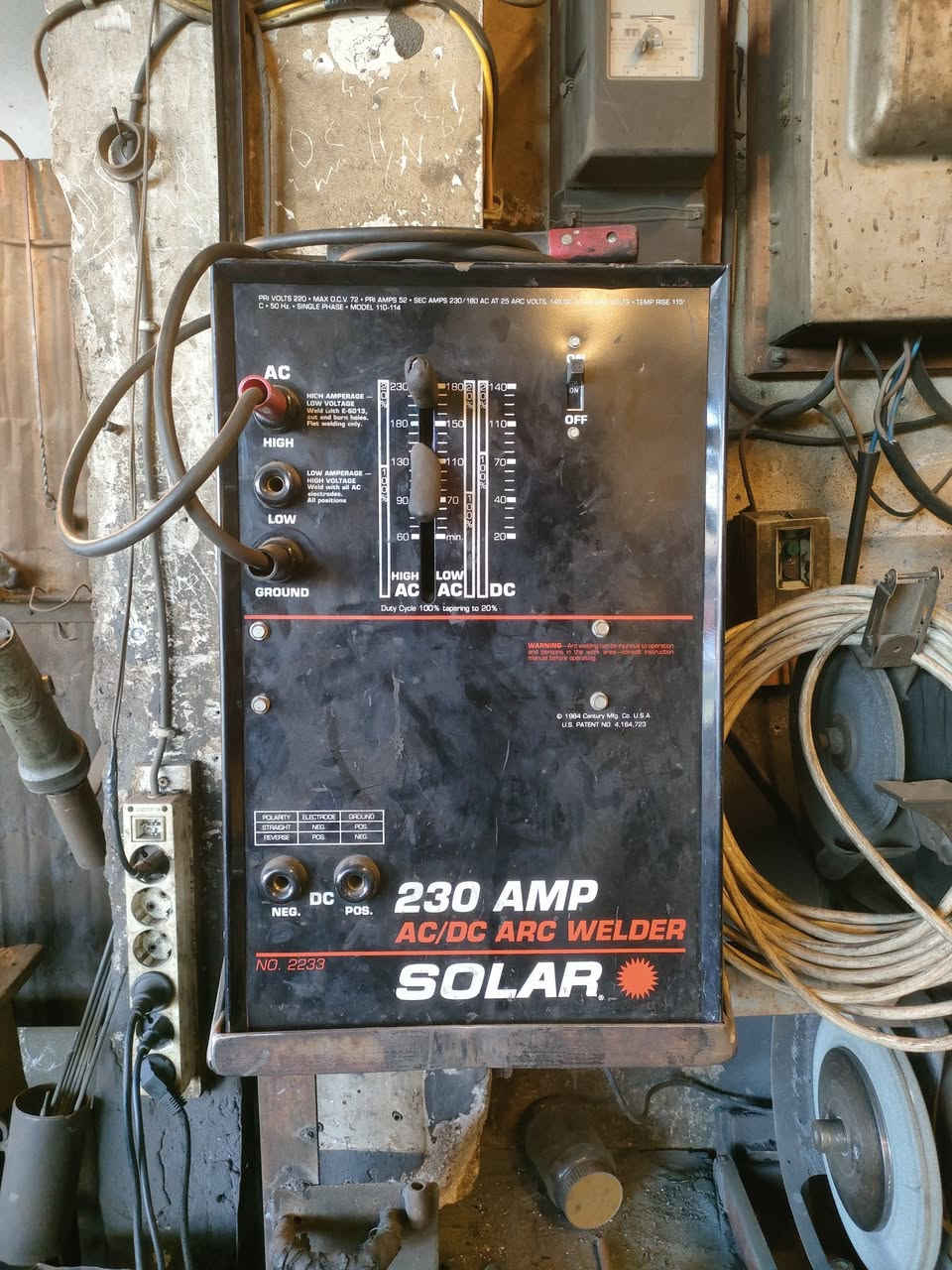 مكينه لحيم.سنكل. سولار امريكي
..اصلي..للبيع...تلحم فافوون وجميع معادن
خاص.....***********
