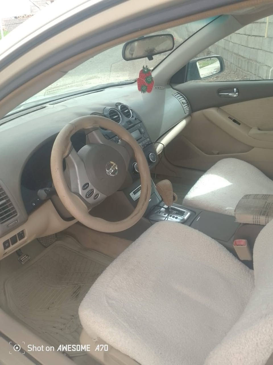 نيسان التما للبيع خليجي موديل 2010
بيها 3 قطع رش ما مفتوحات 
السعر 85 وبيها مجال قليل  
الهاتف ***********
