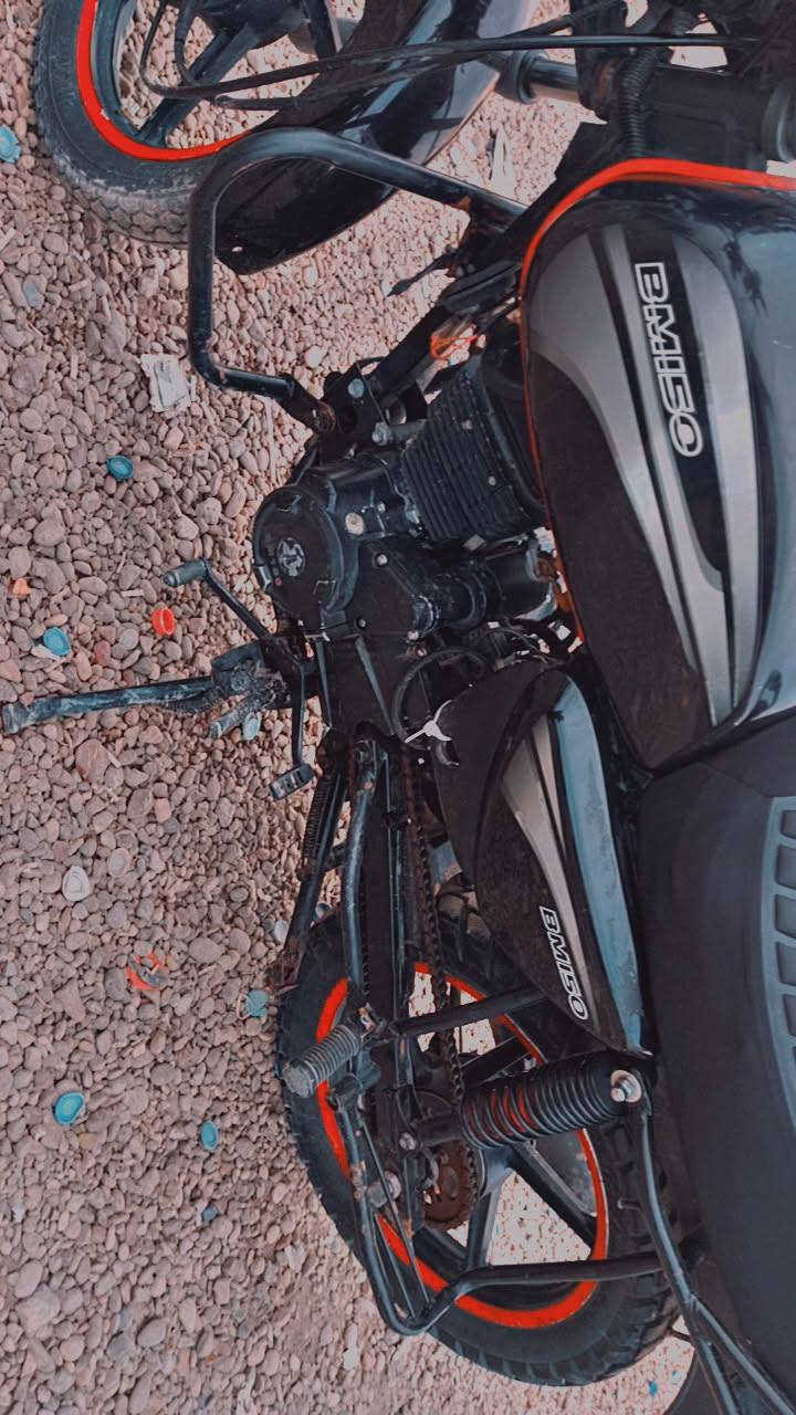 السلام عليكم دراجة 5كير بدون اوراق
مكينة ما مفتوحة لا تبخير ولا تنقيص
سعرها 600 وبيها مجال *********** وتساب
