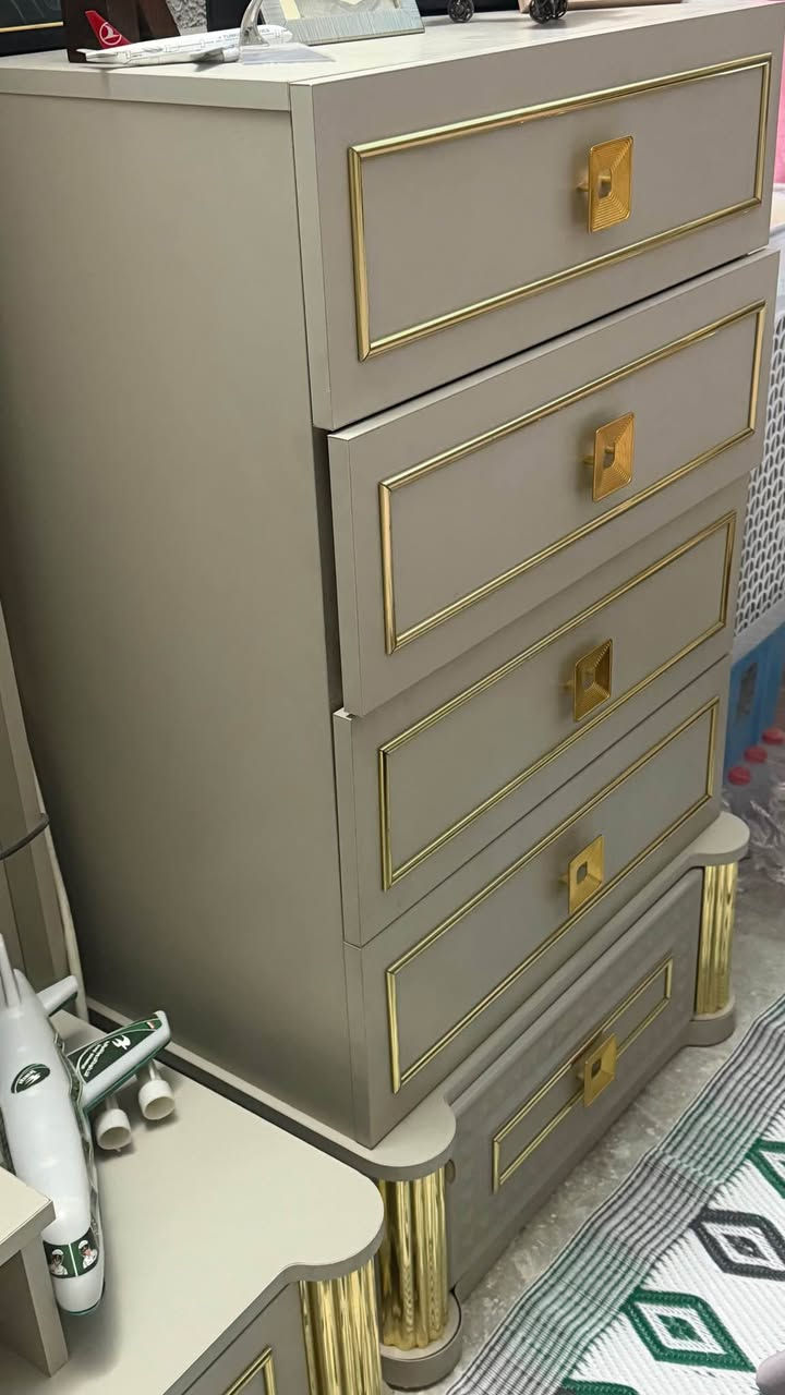 غرفة نوم اخذتها قبل سنتين ب3.500.000 مكونة من 11 قطعة
ضخمة ونظيفة جدا للتواصل قم بالتعليق او تواصل على الخاص 
فقط الي يشتري النجف, العراق


**إذا كنت صاحب هذا الإعلان وتريد حذفه لأي سبب، رجاءا أرسل رسالة إلى الدعم الفني**