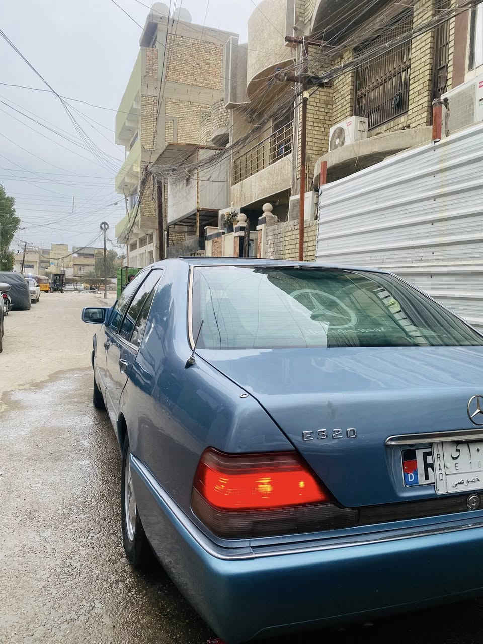 السالام عليكم مارسدس شبح موديل 93 السيارة كاملة للأخير محورة كير ومكينة بطة مصبوغة جمالية فقط كير مكينة اكسن خير من الله سيارة كهربائيات كلهة شغالة  سلايت جام شغال منضومة غاز 80 لتر  كشنات كهرباء مضخم صوت غرفة جلد لون ازرق رقم بغداد ب اسمي تحويل ثاني يوم مكان السيارة بغداد السعر 50 وبيهة محال بسيط  *********** // ***********
