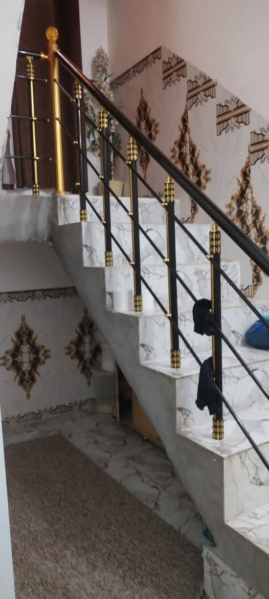 السلام عليكم ورحمة الله وبركاته 
#للبيع دار في حي التاميم 
المساحه ٢٠٠ م
طابو صرف
استقبال و صاله و غرفتين نوم و مطبخ 
للاستفسار مراسلة الصفحه 
الاتصال او وتساب  *********** / ***********
