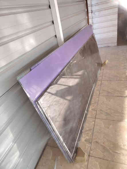 السلام عليكم جام خانه مستعمله للبيع ارتفاع مترين و٩٠  لعرض ٦ مترات بسعر مناسب اي استفسار تفضل خاص او اتصل على رقم *********** لعنوان ابو غريب الحمدانيه مستعجل على بيعتهن
