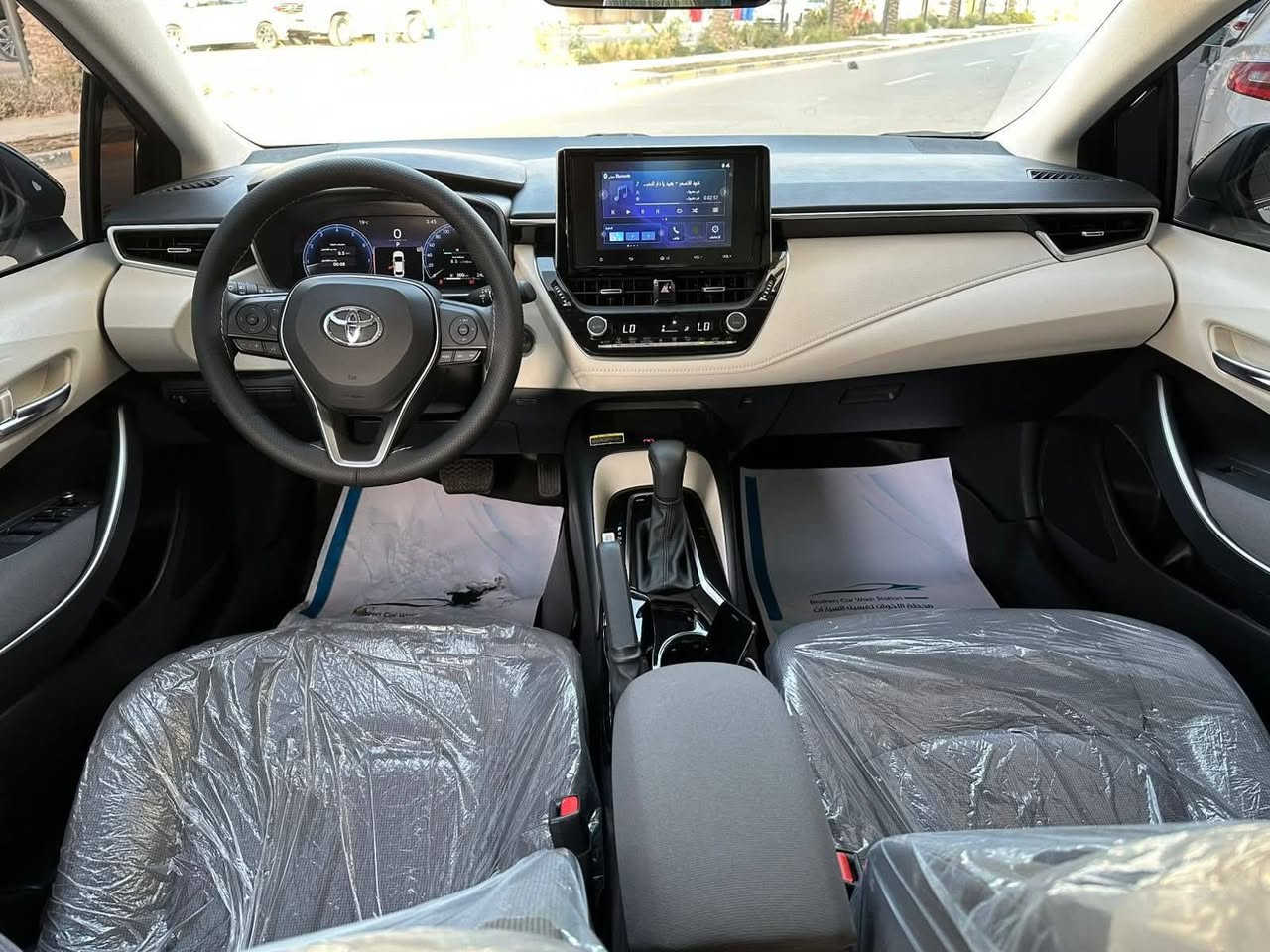 كورلا ساز فول مواصفات فتحه وبصمه وتحكمات جديده بجيس  ياباني اصلي موديل 2023 لون ابيض صدفي مميز ماشيه 30 فقط ومكفوله كفاله عامه حته من الشخط السعر 190وبيها مجال ***********
