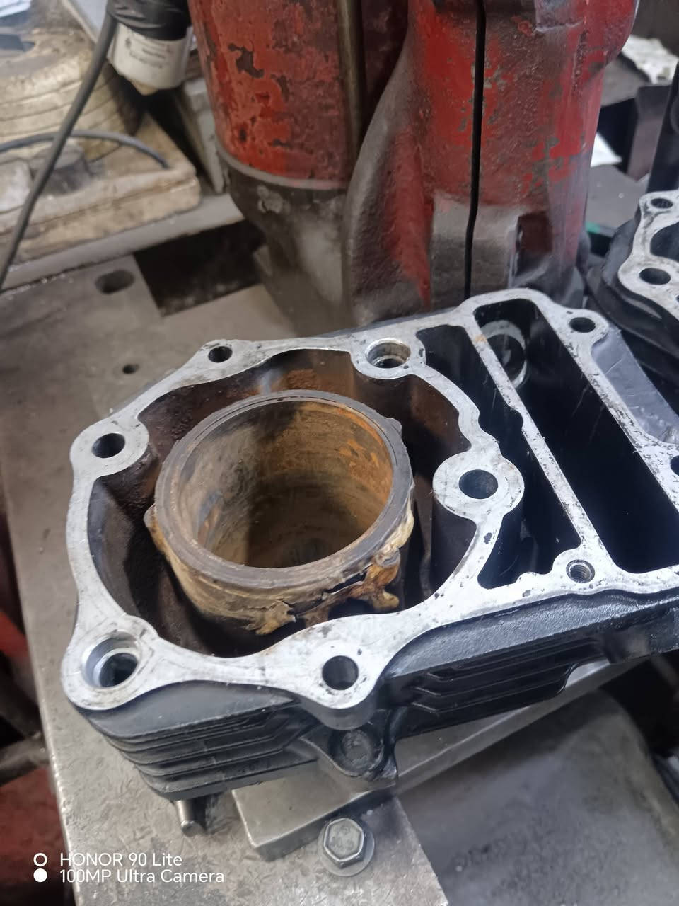 السلام عليكم
من رخصة الادمن
عمل بوش ورايمر  والرنكات مع تصفير البساتم وتزويد المحركات كافة انواع الدراجات هارلي والقفاز والام زت  وزوارق الجتسكي
بغداد ساحة الطيران
***********
