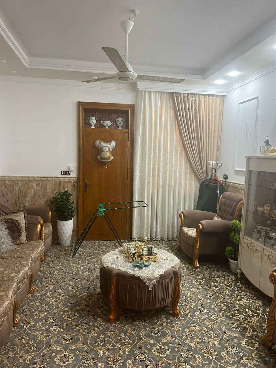 دار للبيع

#بيت_للبيع : #بالــنـجـف - حي السلام منطقه التصنيع 
  (  🔴  تابع_التفاصيل_الكاملة  🔴  ) 
_:
دار سكن _ درجة أولى 
مساحة 120 م واقع حال 137م
8×15 الابعاد
ثلاث طوابق 
الموقع البيت : النجف- حي السلام 
شارع 15 منطقه التصنيع حرف T
يحوي 5غرف نوم بناء جناي 
➖➖➖➖➖➖➖➖➖

#للاستفسار أكثر يرجى الأتصال أو المراسلة🔰

أو زيارة-المكتب النجف الأشرف-حي السلام         
  سايدين سلام جامعة قرب كرزات ابو حسنه
مجاور مفروشات القمر

***********_📲واتساب- اتصال ☎️

كل ما عليك الاتصال أو المراسلة على واتساب.

احصل على عقار أحلامك معنا، نحن مكتب عقاري موثوق، ومتخصص في تلبية احتياجاتك السكنية والتجارية ❗

لمعرفة السعر علق ( تم)
***********
***********

 ***********

***********
مكتب الشراع
