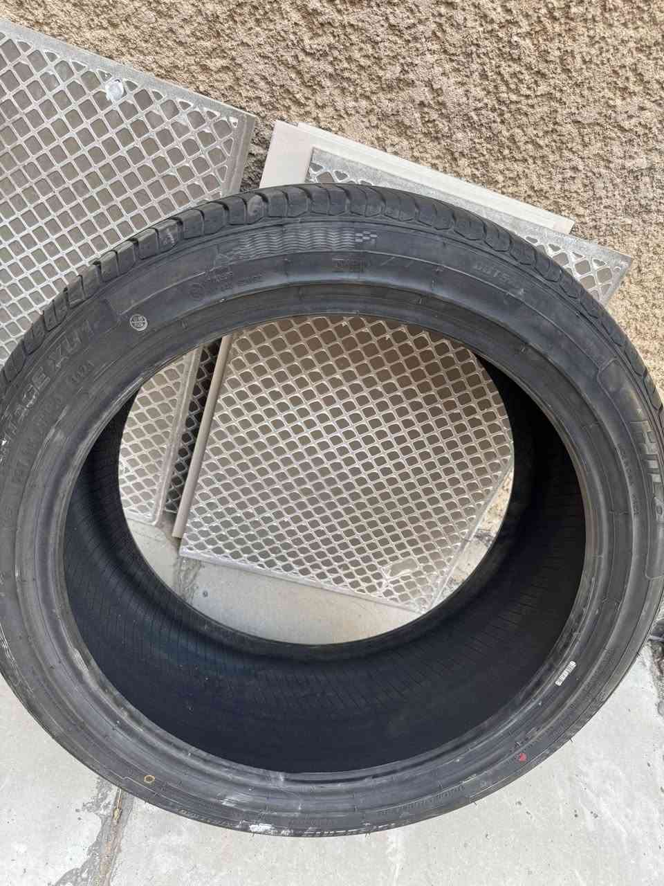 السلام عليكم للبيع غراض كي فايف اسعار مناسبه 

ويل كي فايف GT اصلي حجم 19 مصبوغ اسود تخم + زوج تايرات 200$ 

دبات كي فايف  GT  زوج 4 كزوز بلادي 100 $ 
 
وسطيه كاتم بلادي 50 $ 

سبايدر اصلي مسح 50 الف 

تك تاير هلو صيني غير مستعمل قياس 245 /40/19 50 الف 

تخم ويل اسود مع تايرات يرهم النترا فورتي كي فايف عاديه   200 الف 

بغداد ***********
