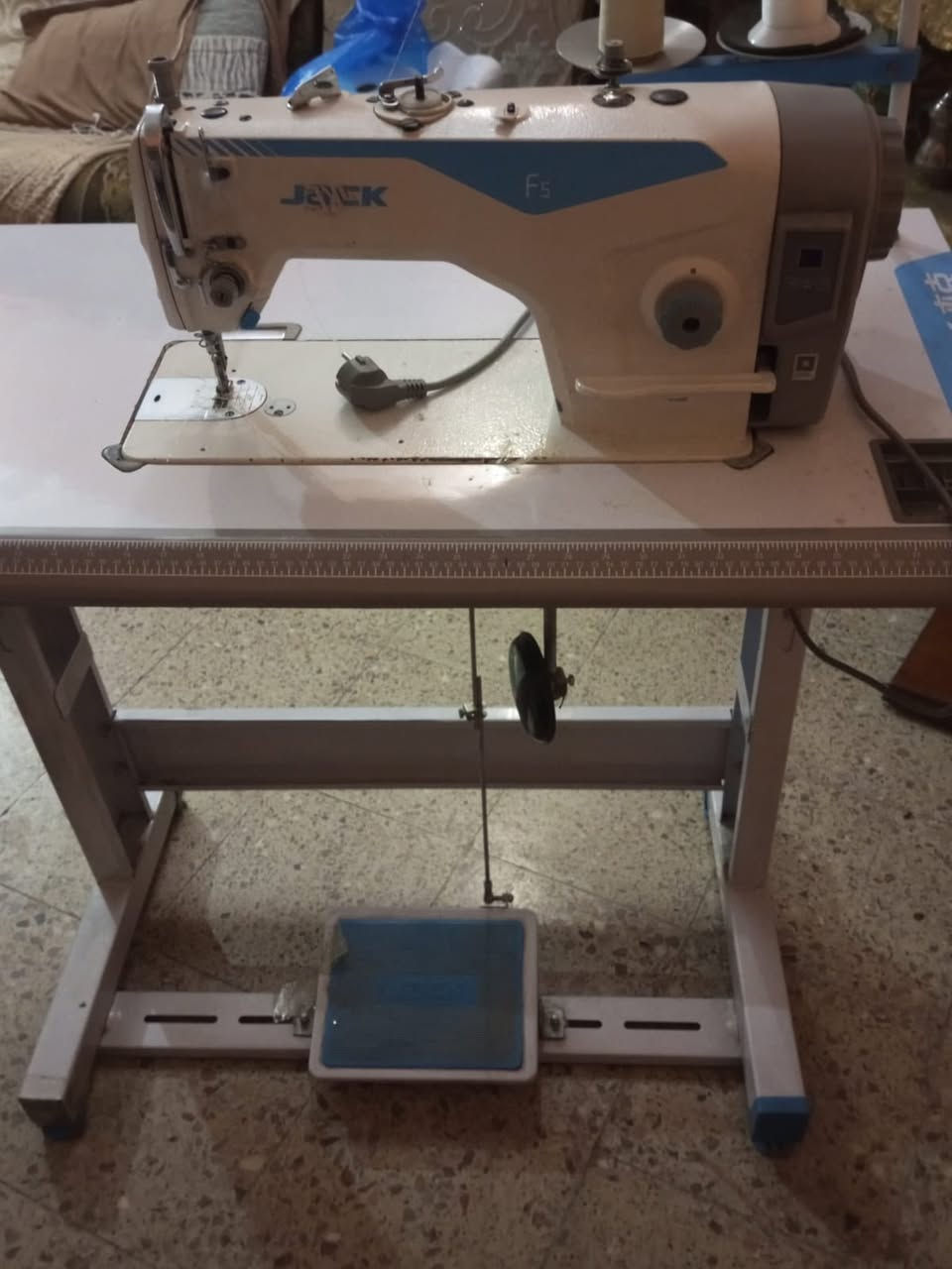 ماكنة خياطة Jack جديده مصار هوايه من اشتريته مستعلمه  كلش قليل السعر 300 وبيهه مجال مكان ديالى بعقوبة للاستفسار 
***********
