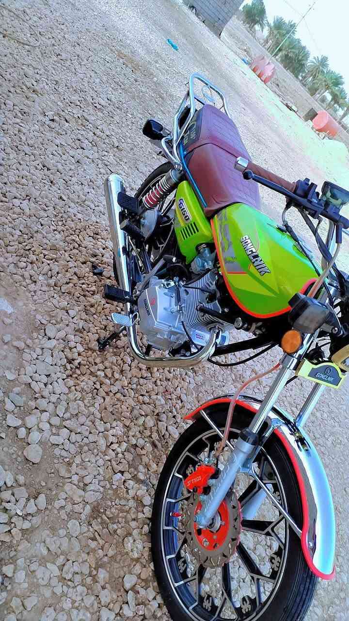 سلام عليكم دراجة سيفان موديل 25 كاملة الدراجة ما صارلي شهر من نزلتهة فول نضافة كهربائيات محرك شرط النظافة و انطيك بيهة تراي للبصرة و تجي السعر 450 مستعجل عل بيعتهة و ما بيهة اي مجال مكان بغداد  رقم *********** ما متواجد خاص
