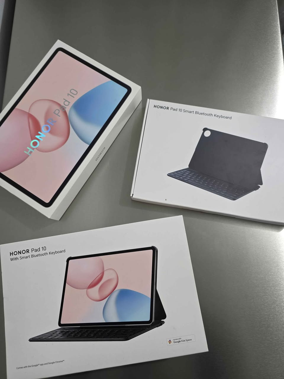 نظافة 100% مستخدم شهرين ( بيها ضمان 10 اشهر ) معاها ملحقات حافظة دفتري و شاحن و كيبورد 
للتواصل كورك ***********
اسيا *********** موصل, نينوى
