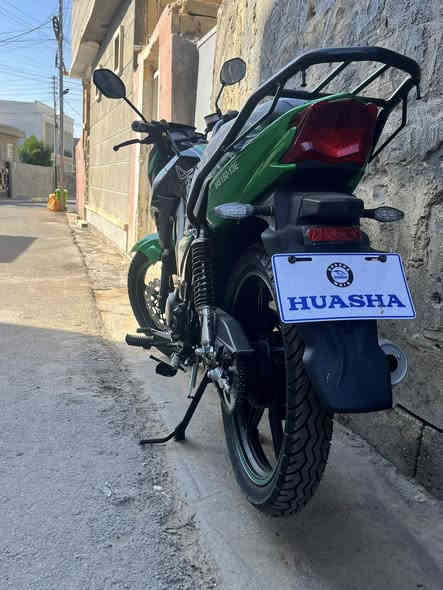 موطور هيوشه  موديل 2025 بعده مامشي  سعره مليون ونص بيه مجال   مكان رمادي هاذ رقمي ***********
