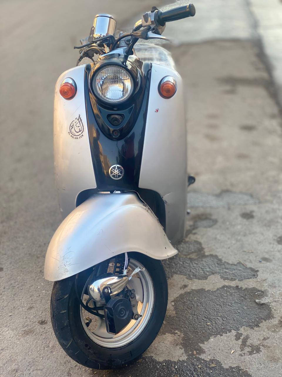 السلام عليكم دراجه عبد الحليم فحل كدامكم شوفو النظافة عوزها بس سلف تبديل كله شغال عالي ناصي اشاير العداد يشتغل لضوة مالته هوة.والكيج مال بانزين تاخذهة تصرف علية 20 الف بس سلف ب15 وطوافه مال بانزين ب5 سعرها 225 وبيها مجال للشراي عنوان بغداد حي القاهرة *********** بس واتساب واتصال موجود ماموجود  بل ماسنجر
