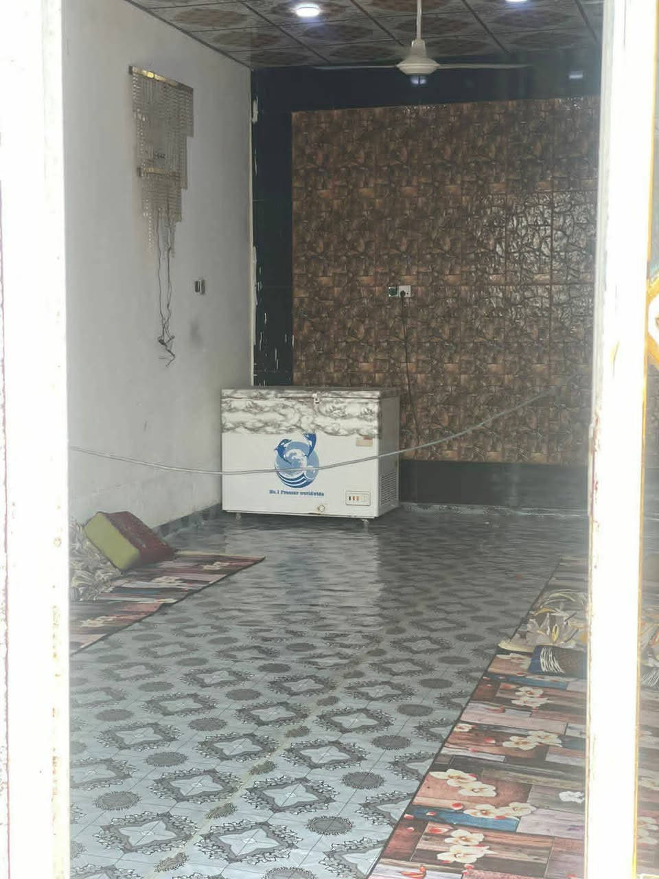 بيت البيع المساحه 100متر على طريق ابو جاسم حي المنتظر يبعد عن شارع العام ٣٠٠متر  غرفه نوم ١ ستقبال وصاله ومطبخ وصحيات السعر 16 مليون عنوان  مكتب  السعدي للعقار بابل المسيب على طريق ابو جاسم قرب حي النوار مقابل فرن صمون *********** واتساب

