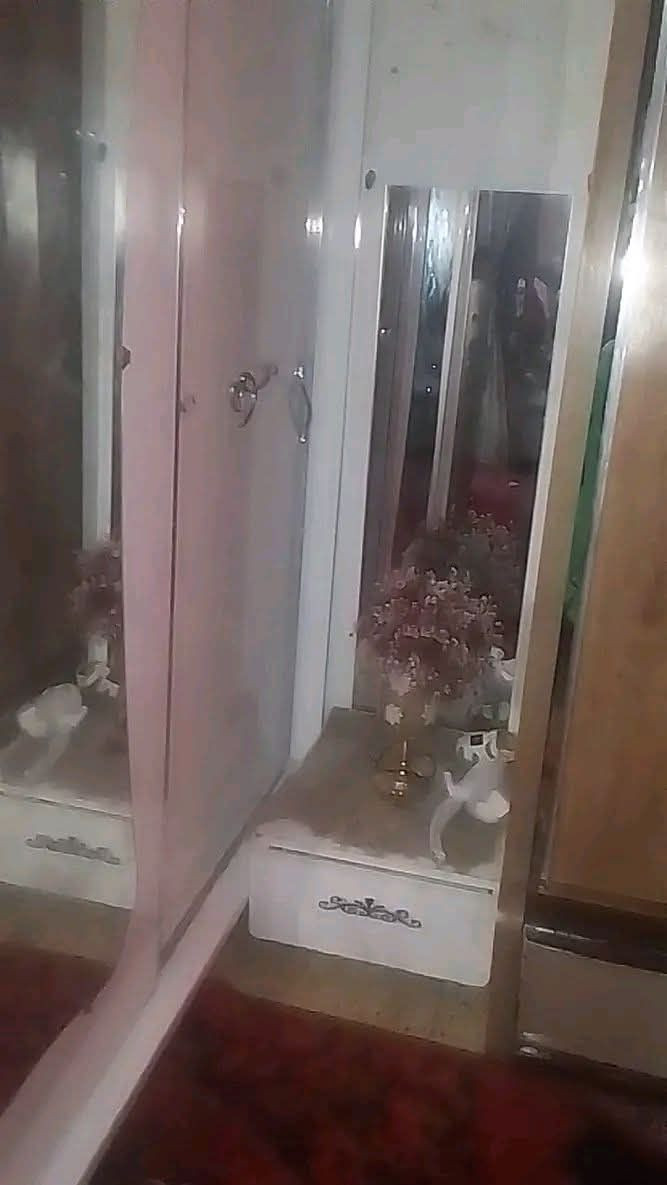 تواصل  9647772297945 كرسي صلاه خشبي قوي وثكيل سعر 30 طبله كبيرةكزاز 25 كنتور ومرايه بيهة جرار للبيع سعر 75 صحن واولمبي للبيع جديد سعر 20اوفن للبيع سعر 40  اسعار كلهن بيهن مجال مكلفه بالنشر مكان زعفرانيه
