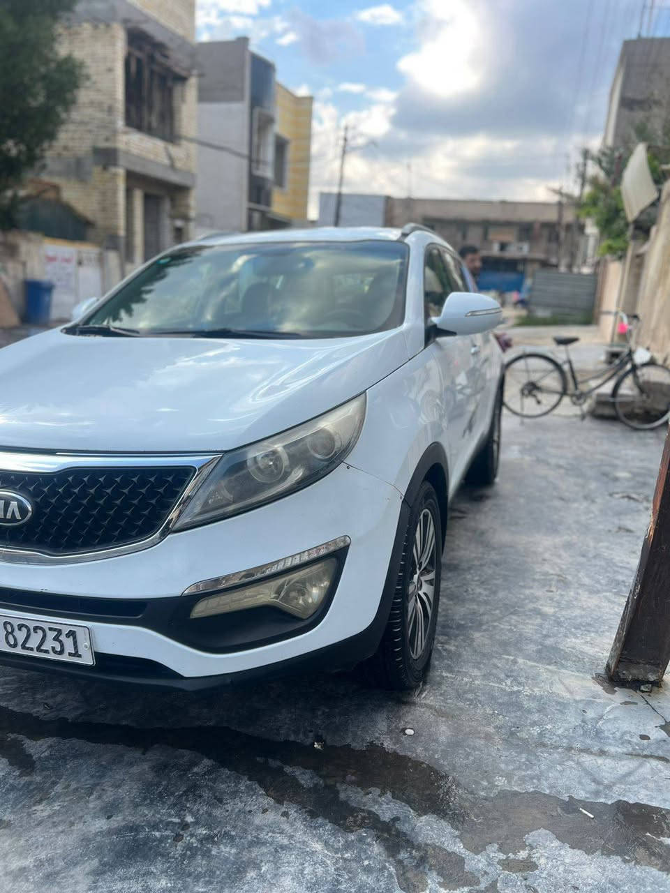 السلام عليكم متوفر سبورتج 2016خليجي ماسيه 114الف مجفيه جفيه خفيفه ما مصبوغ لا قماره ولا جنطه نص القماره راجع بارد السياره خير من الله مصبوغه حزام عده القماره والجنطه مثل ما ذكرت الفيت بم مامفتوح اصلن بالسليكون والسياره صورها كبالكم
العنوان بغداد المشتل حي المعلمين 
***********
السعر 120 خابر وتدلل
