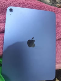 السلام وعليكم ايباد 11 معالج A16 مشحون 28 دوره كامل ملحقات 07747333850