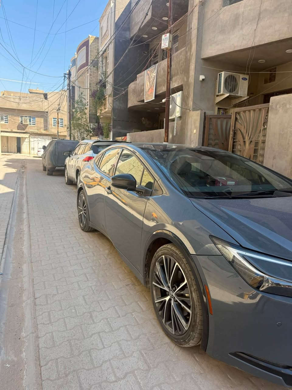 سلام عليكم 
للبيع بريوس 
موديل 2023
ماشيه 16 
سعر 163
عنوان بغداد 
موبايل ***********
